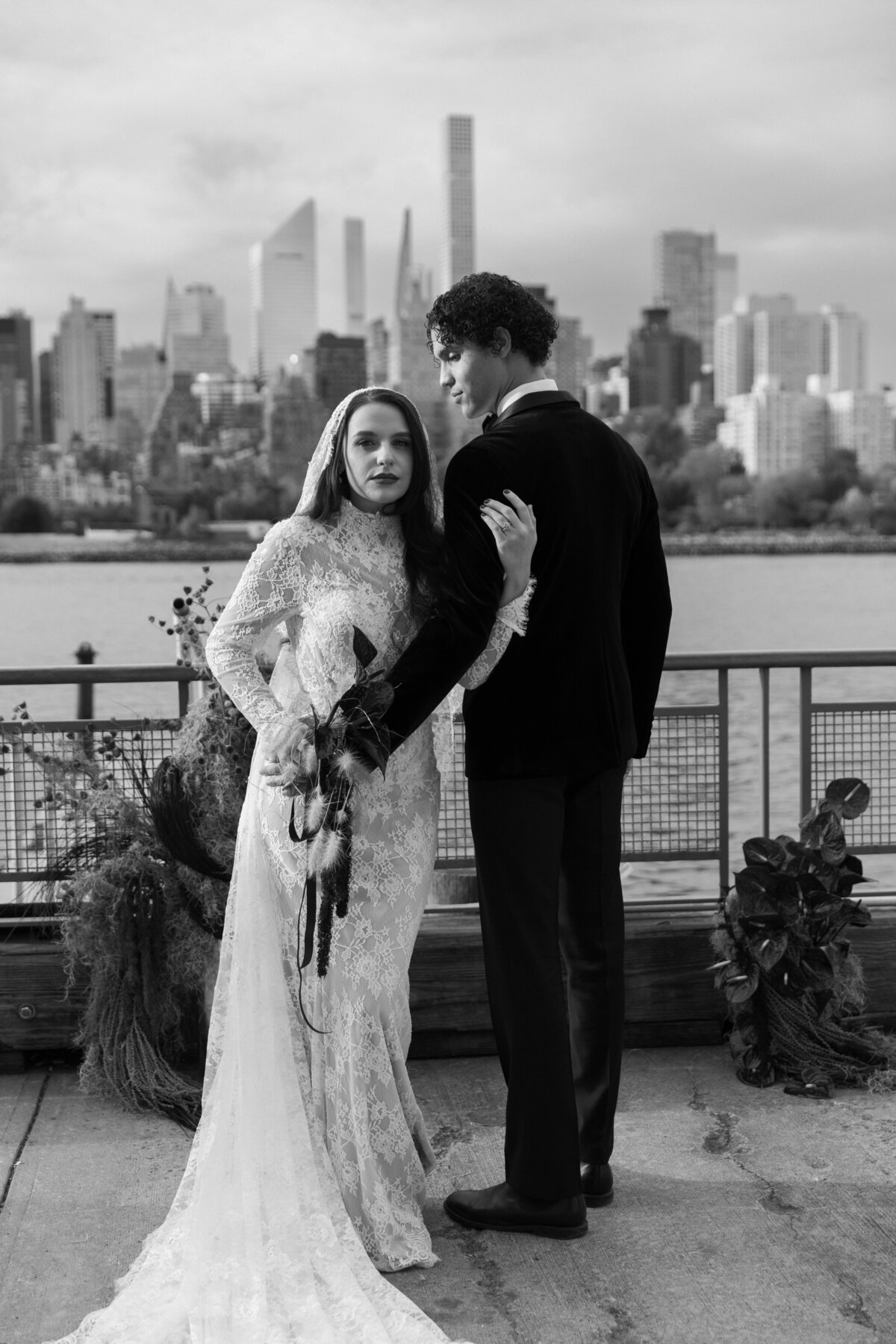 meredith-michel-editorial-wedding-bw-portrait-city-view