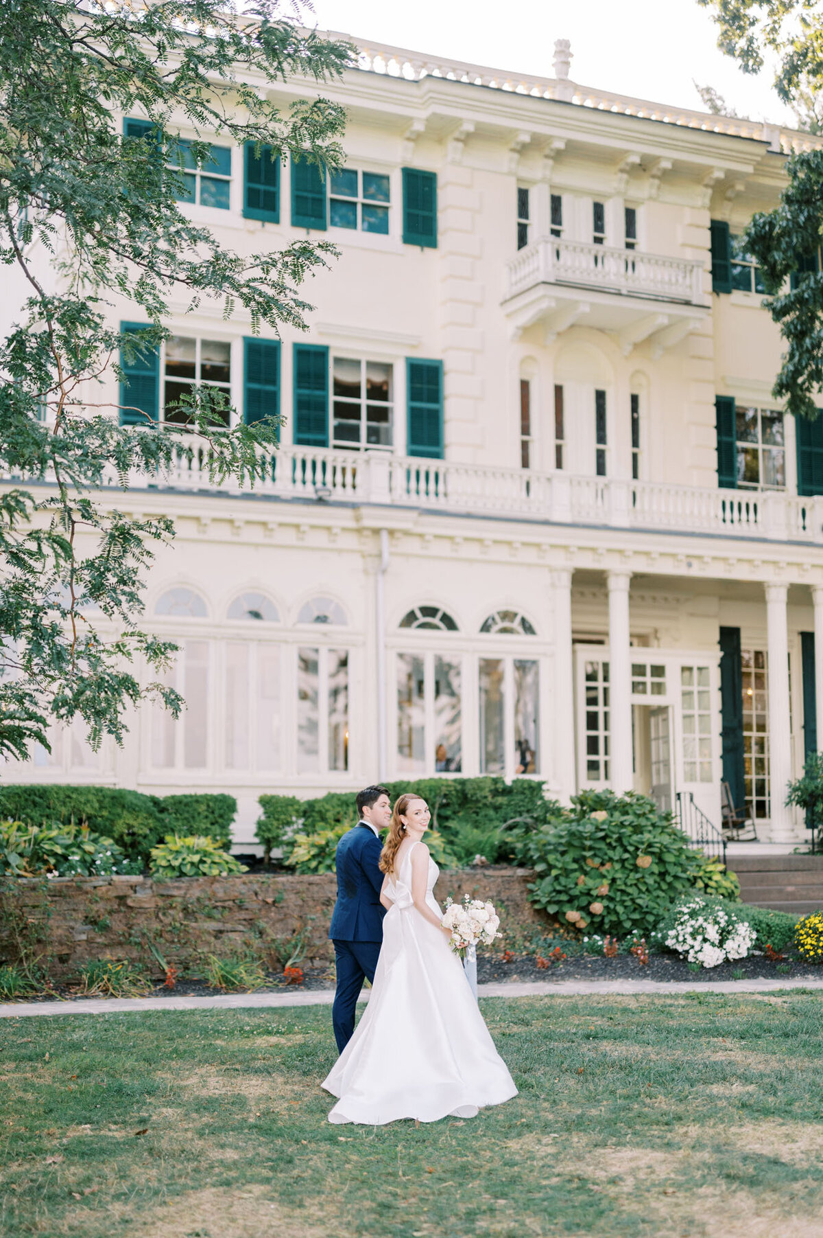 jaclyn-fisher-events-planning-romantic-riverfront-garden-wedding-in-philadelphia-59