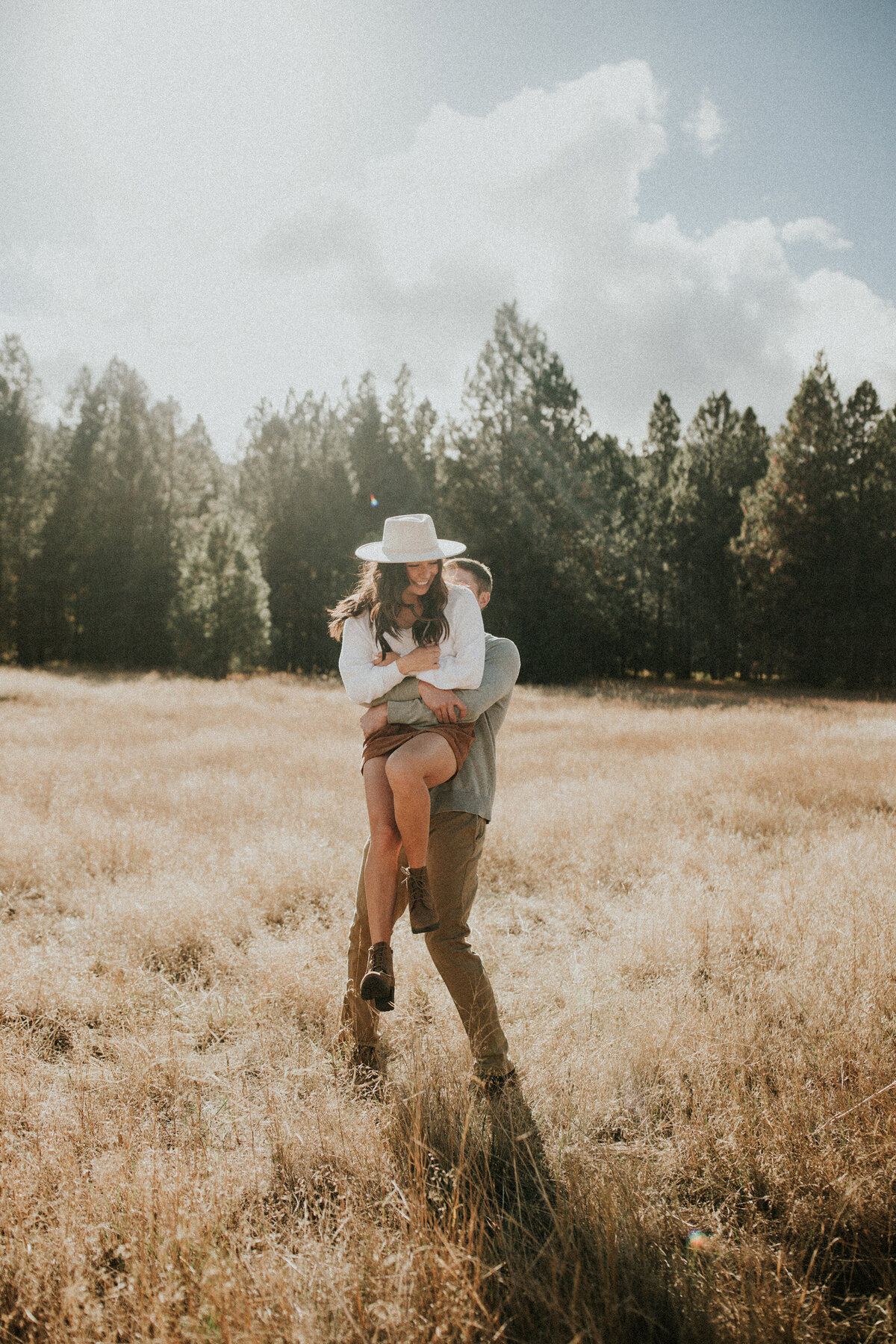 engagement-session-lake-and-forest-montana-9