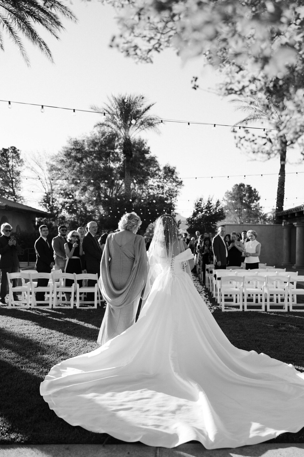95_riskyexposure_marley-simon_las-vegas-elopement-photography
