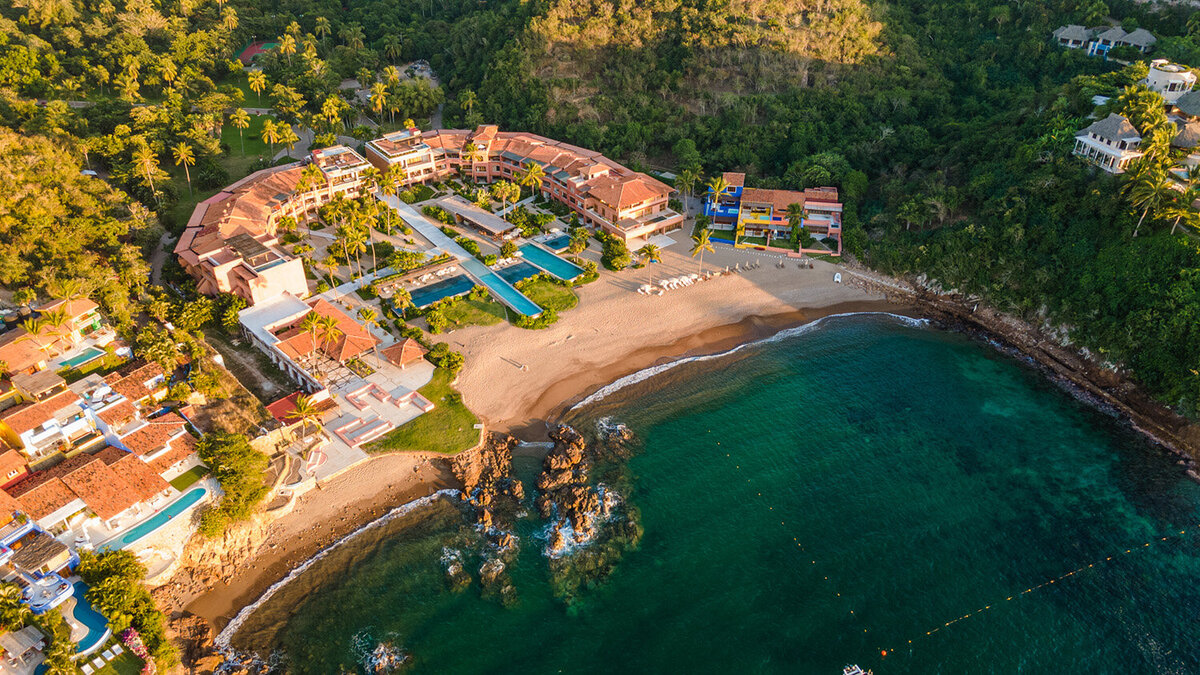 El-Careyes-club-and-residences-beach-mexico-0444