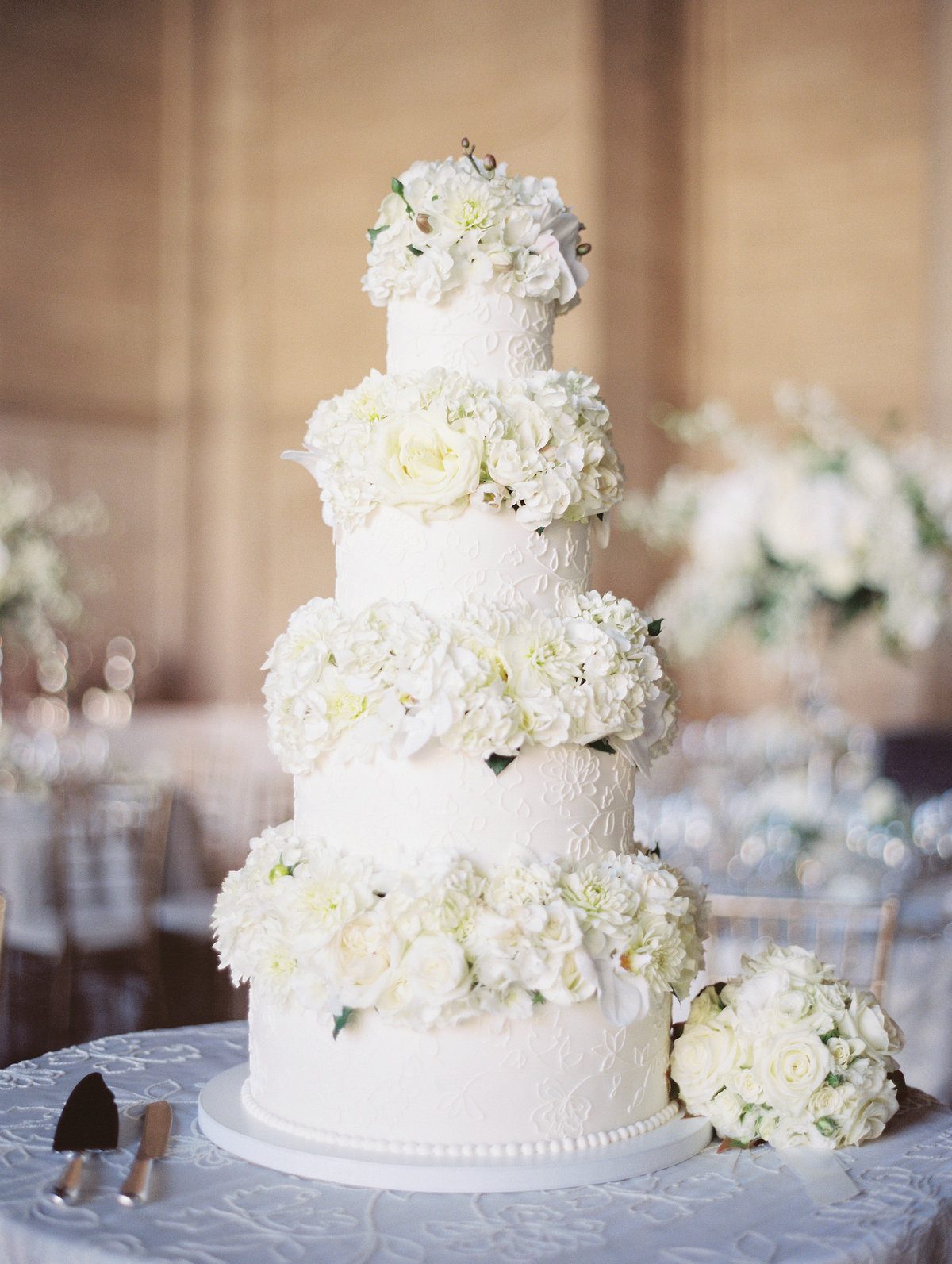 Cake for wedding by Jenny Schneider Events at the Asian Art Museum in San Francisco, California. Photo by Lori Paladino Photography.