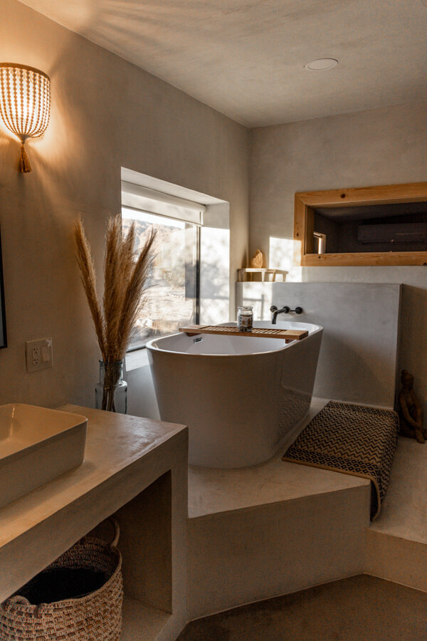 Airbnb-In-Joshua-Tree-with-soaking-tub