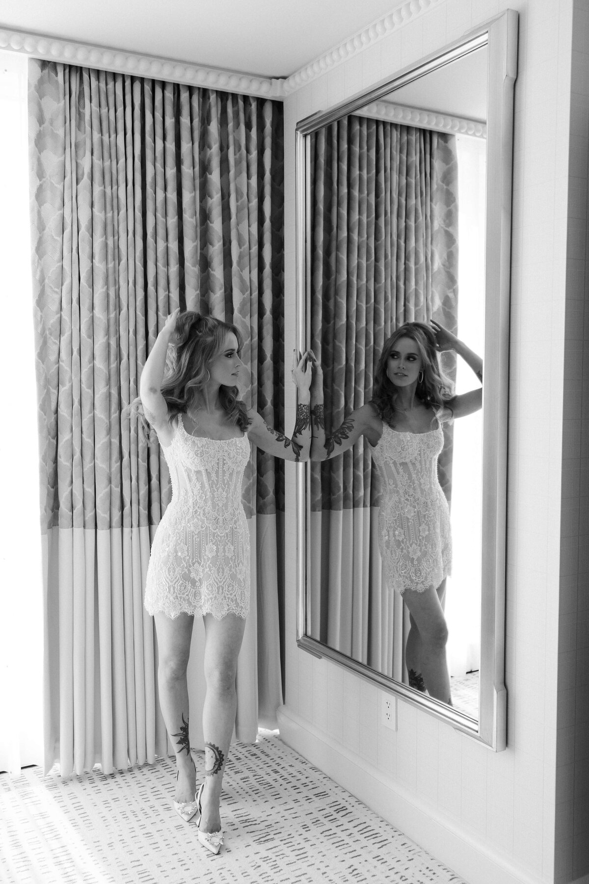 22riskyexposure_hayley-vikram_las-vegas-elopement-photography