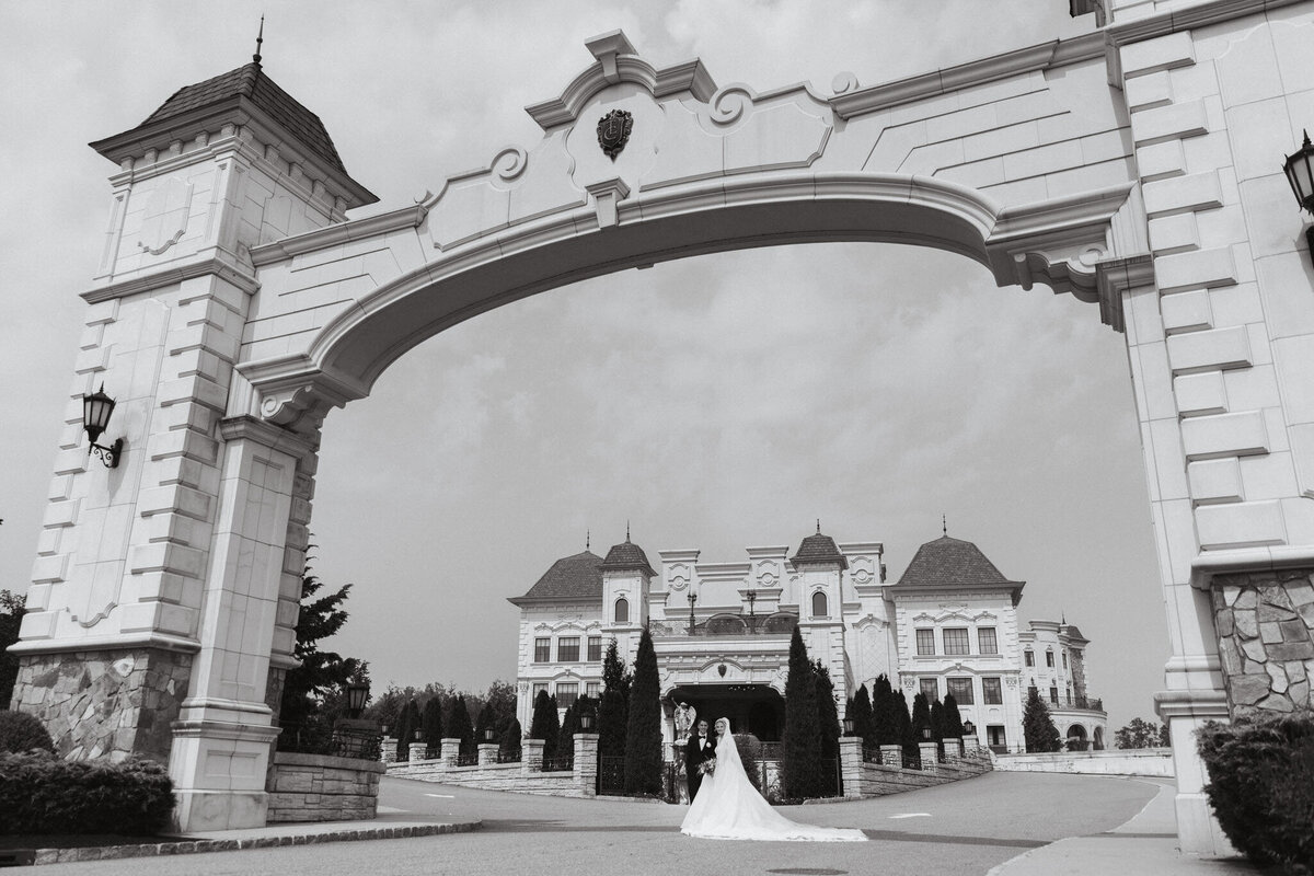 250613-Laura&Alex-Wedding-TheLegacyCastle-PomptonPlains-NJ-Previews-Web-91