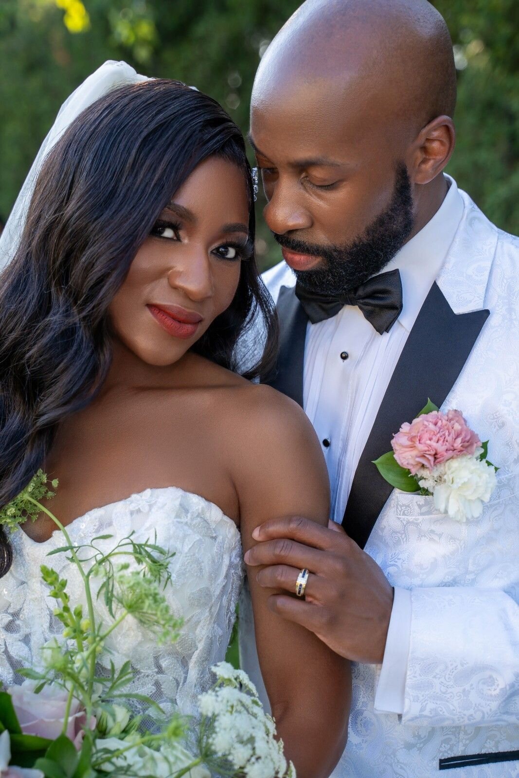 bride-and-groom-portrait-with-soft-natural-light