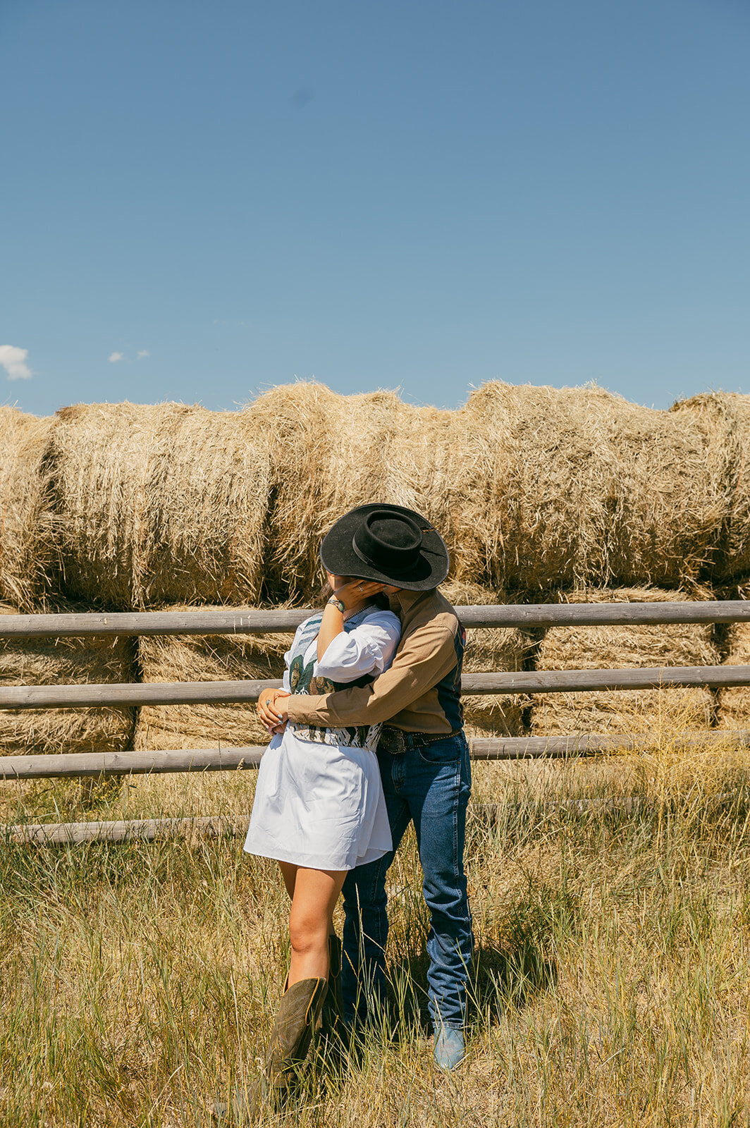 presley-gray-photo-haybale-forest-montana-elopement-7747