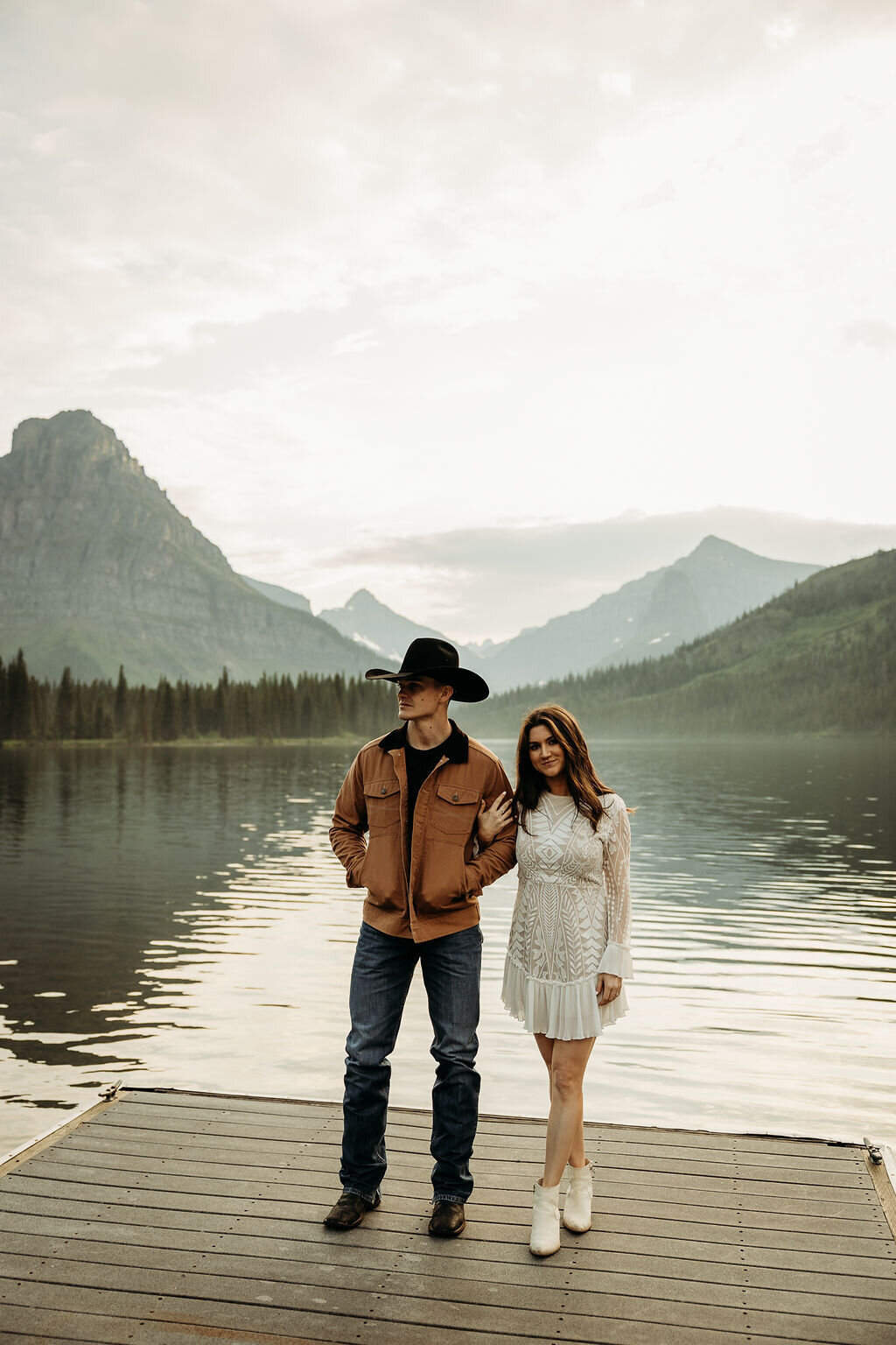glaciernationalpark-glaciernationalparkelopement-glaciernationalparkengagementsession-glaciernationalparkphotoshoot-11