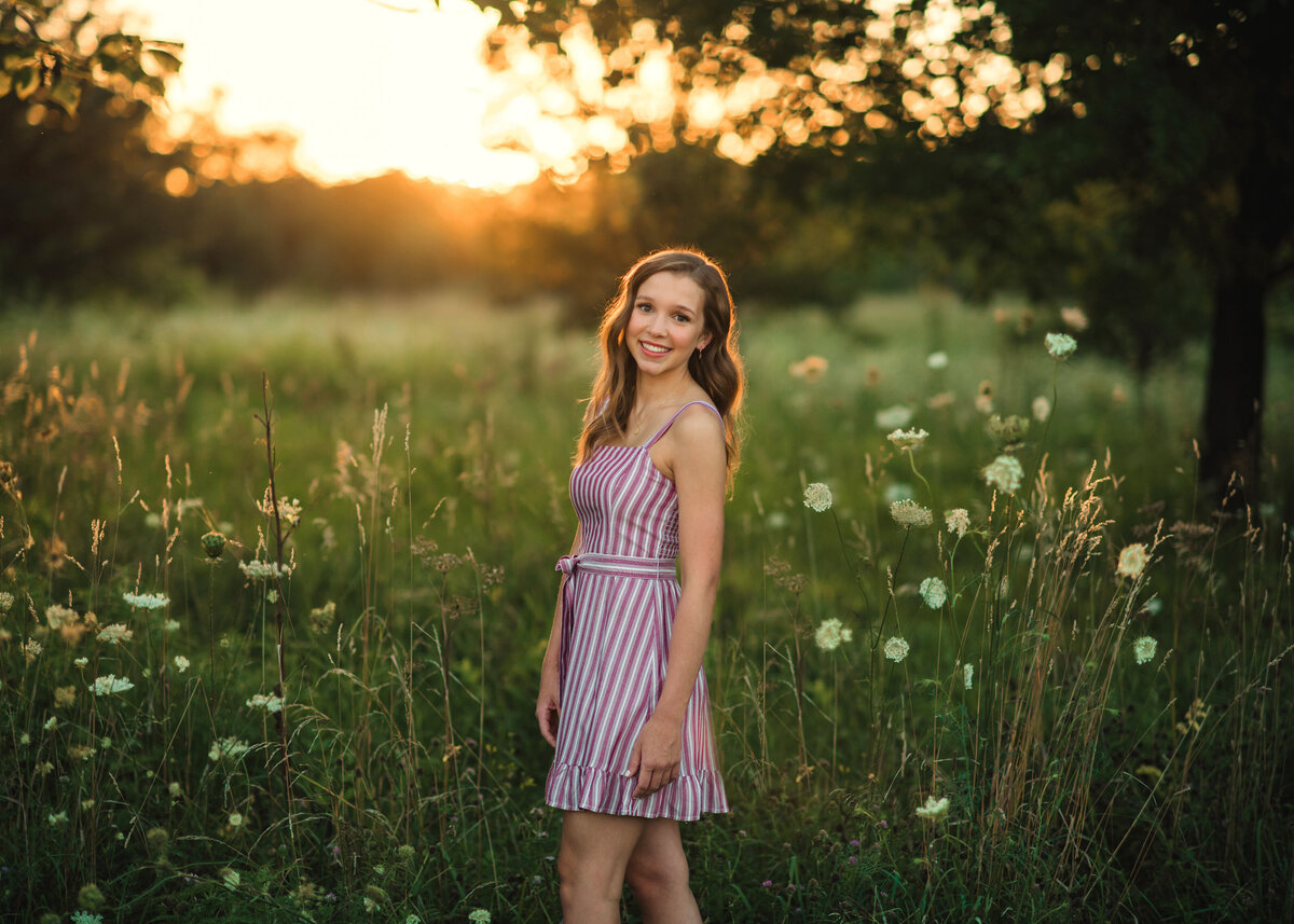 Des-Moines-Iowa-Senior-Theresa-Schumacher-Photography-Girl-Nature-Summer-Flowers-Wild-Flowers-Sunset-1