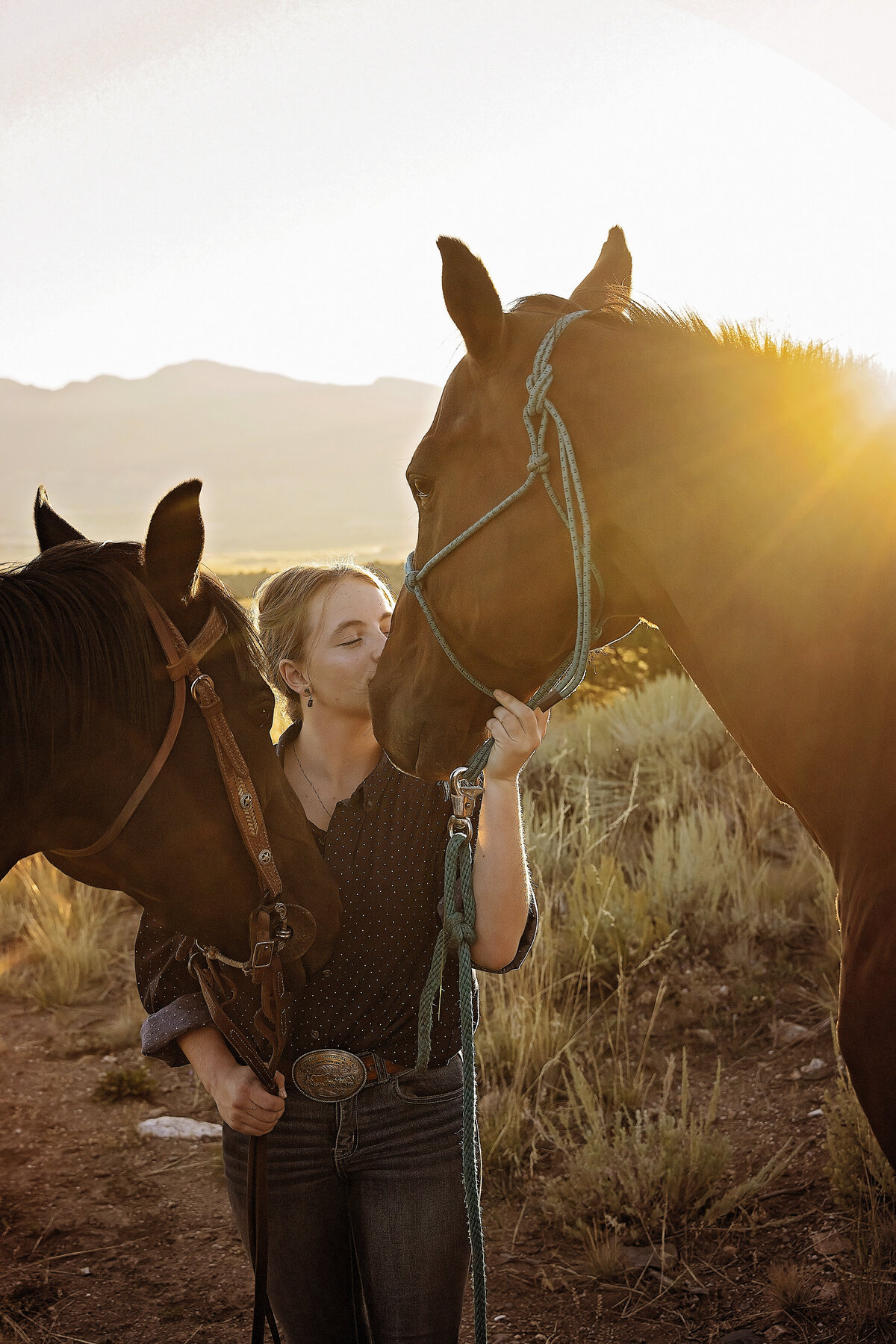 Shanna-Mae-Photography-Montana-Photographer-Highschool-Senior-Western-Horses-Girl-Poses-Ennis-Bozeman-033