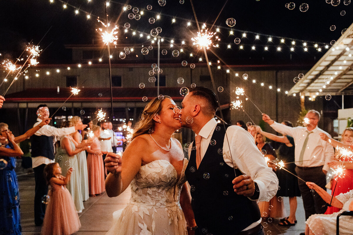 59Seattle-Wedding-photographer-associate-sydney-158
