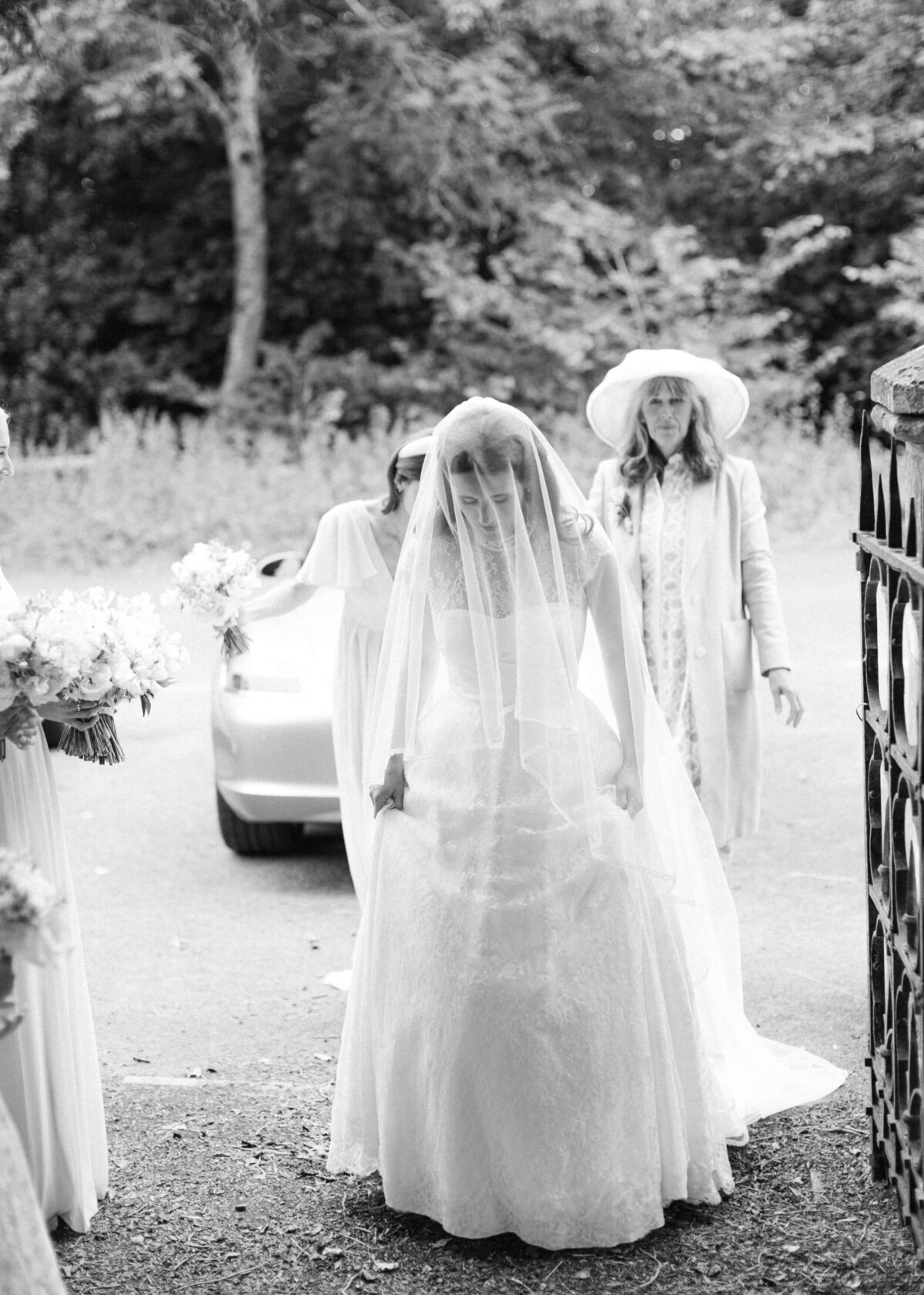 chloe-winstanley-weddings-wiltshire-church-veil