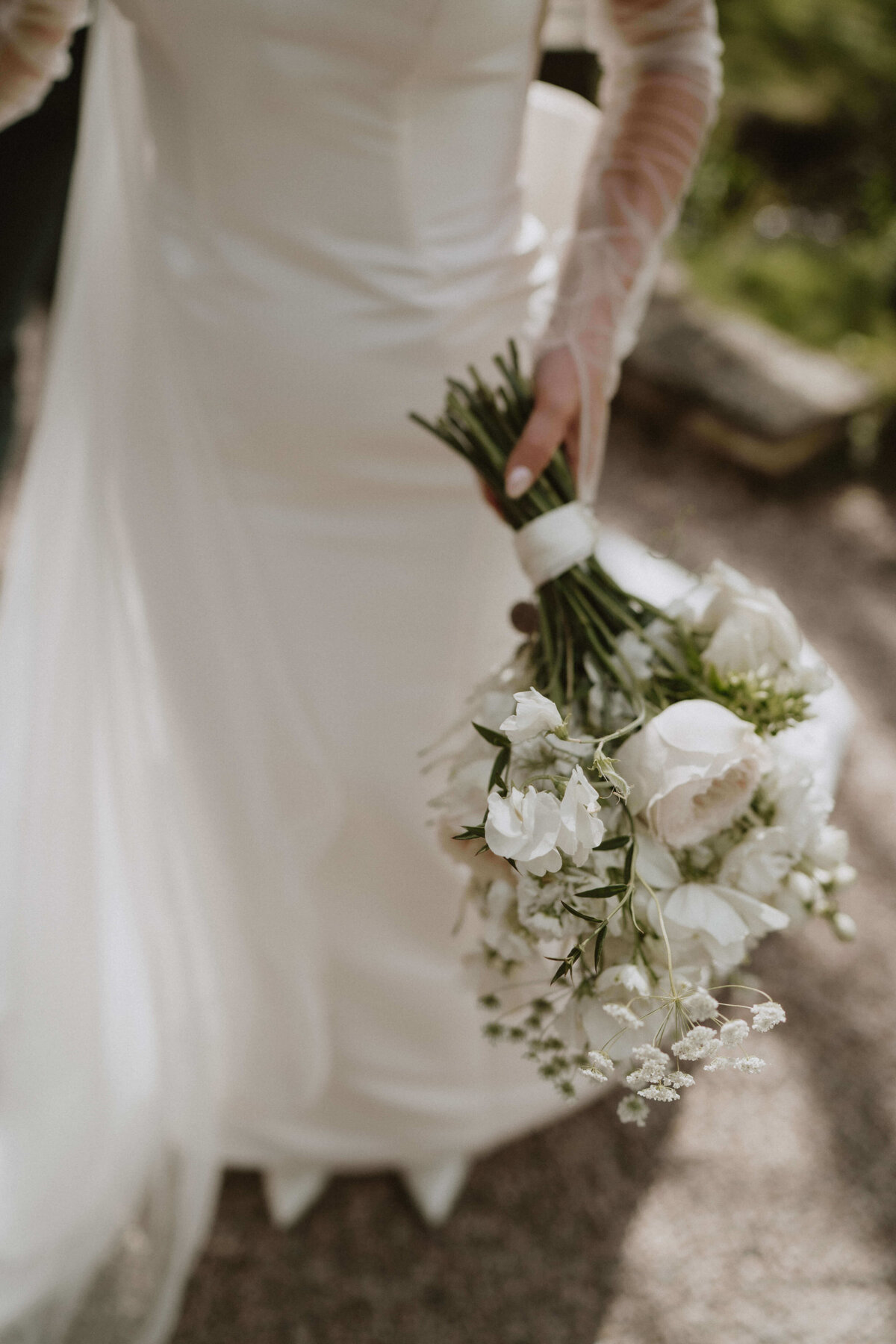 Izzy-and-James-Brinsop-Court-Wedding-Flowers-Issy-And-Bella-Florist-Herefordshire-Danielle-and-Steve35