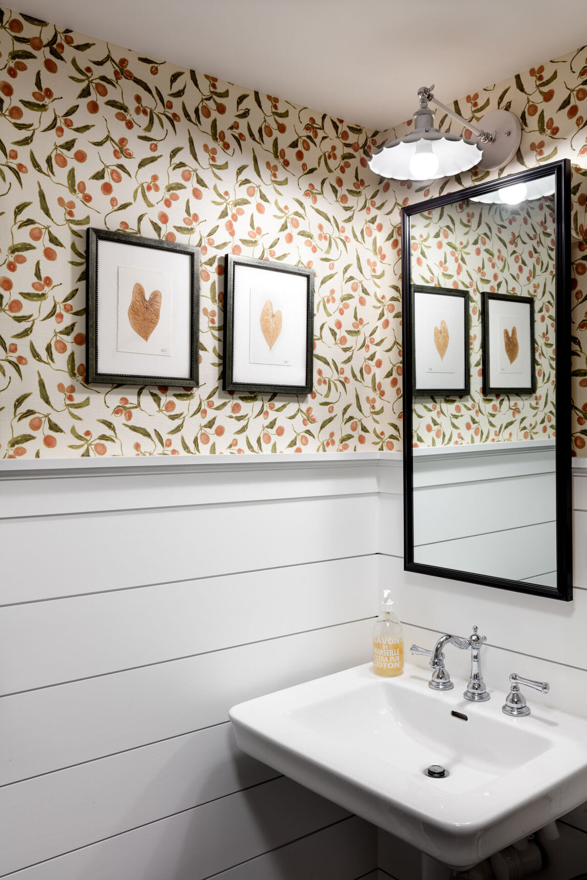 8-Erika-powell-clementine-wallpaper-grasscloth-plank-customer-bath