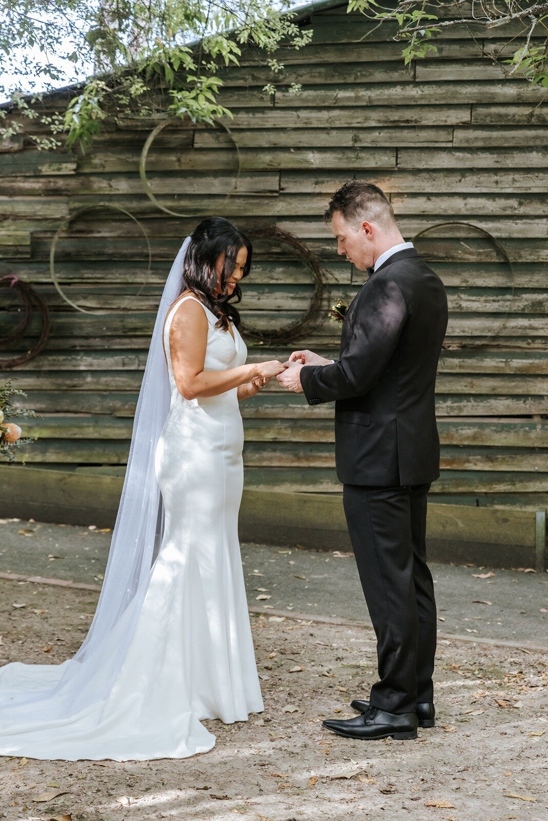 Elope-styled-micro-wedding-victoria-the-log-cabin-ranch24