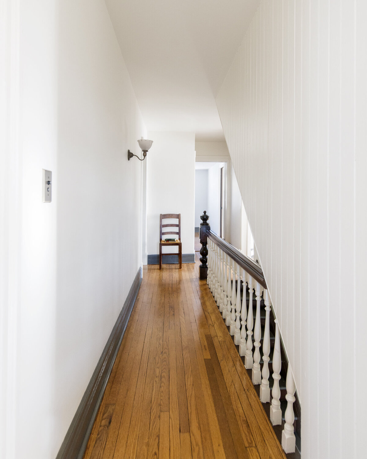 White Hallway mt house_