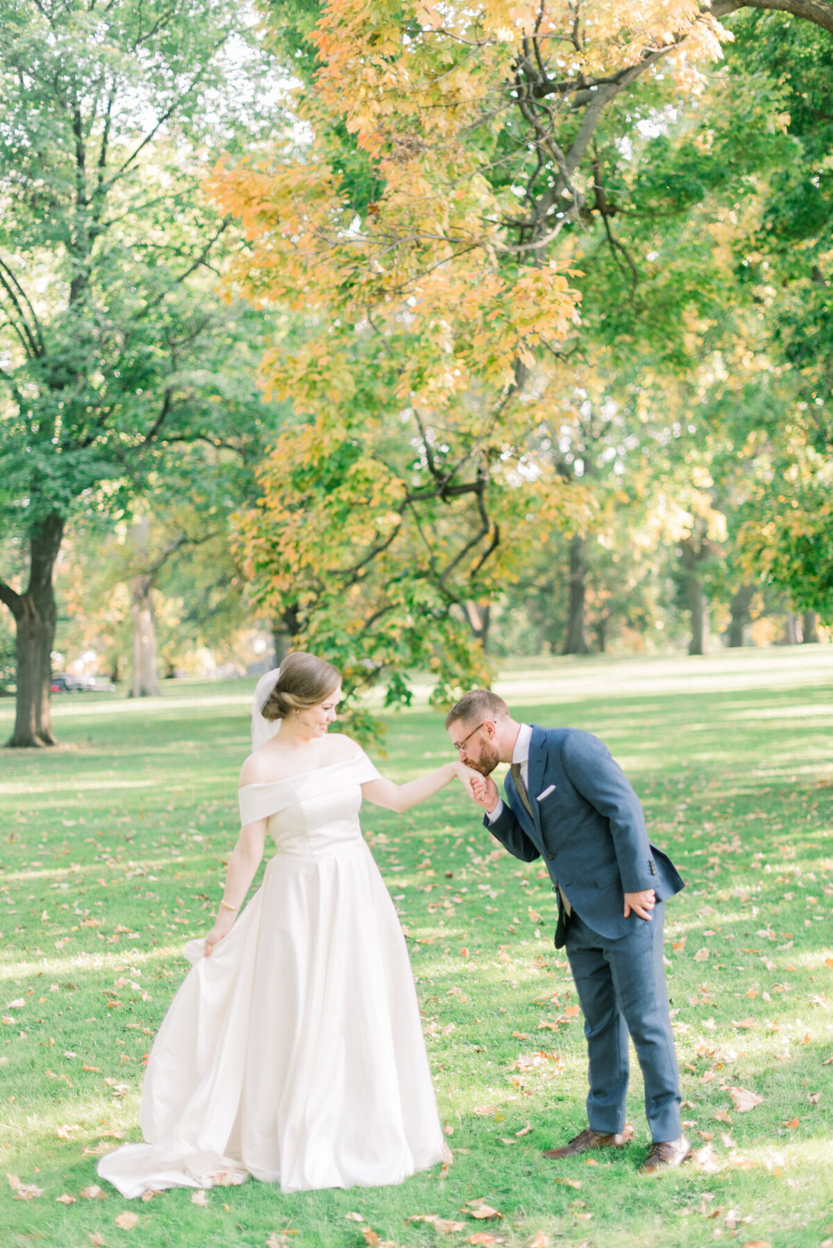 the-outing-club-wedding-pictures-gigi-boucher-davenport-ia-53-1367x2048