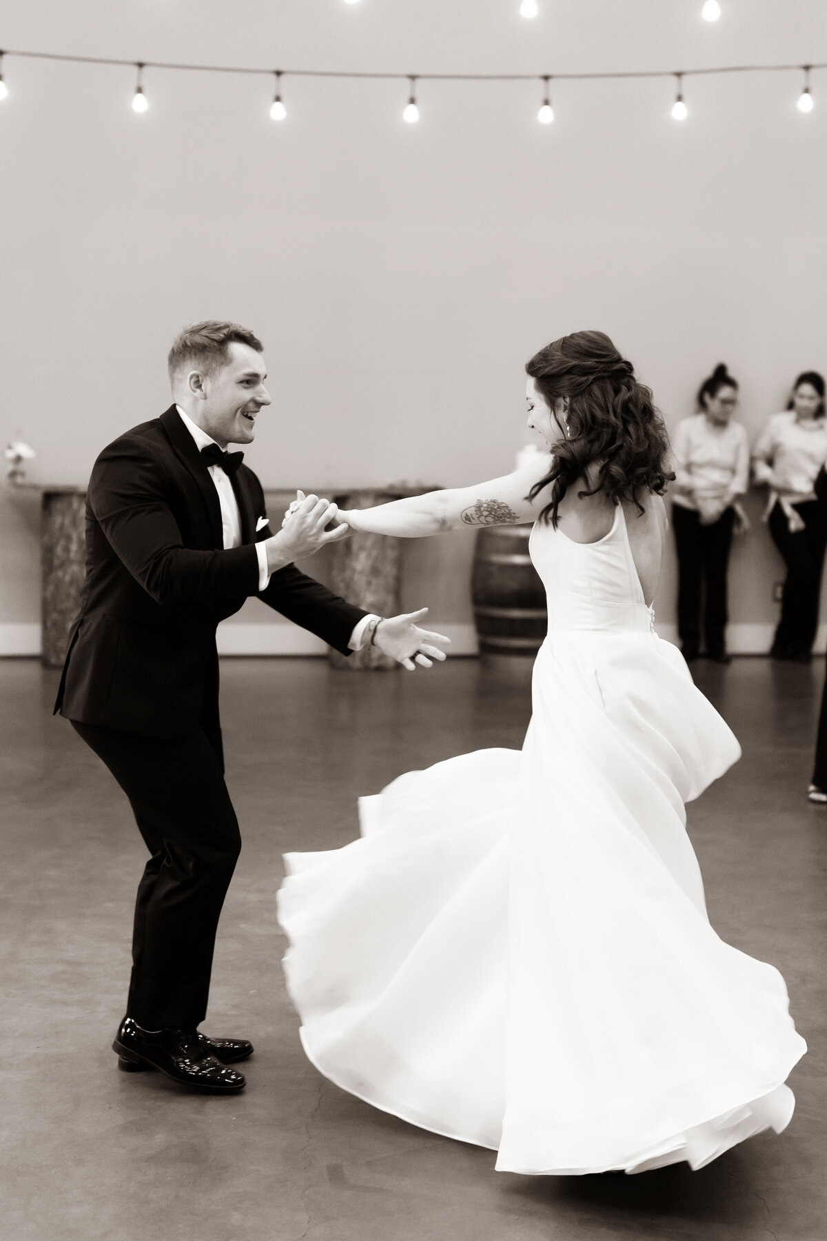 loudoun-studios-wedding-bluemont-blue-valley-vineyards-virginia00030