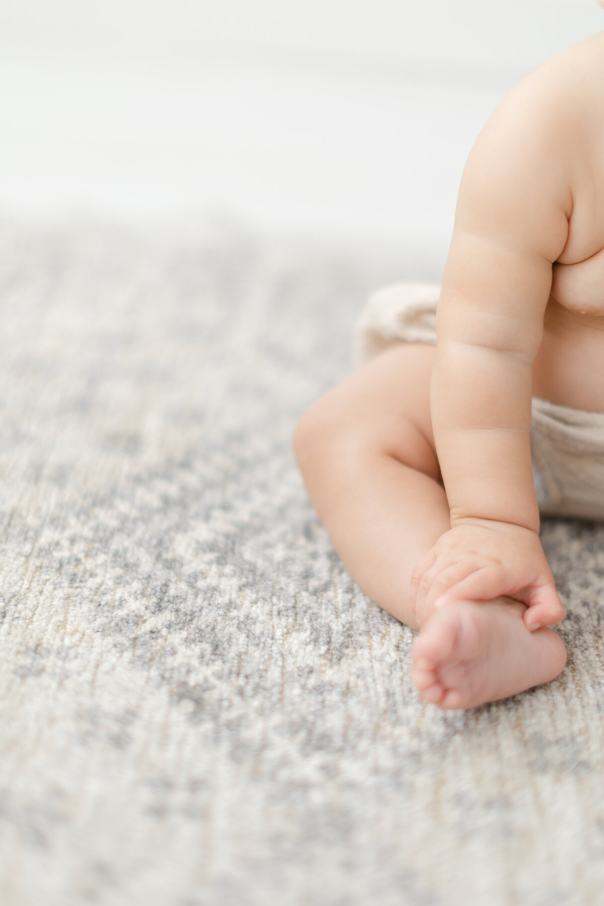 6 month baby milestone portrait session at Philadelphia photography studio - 14