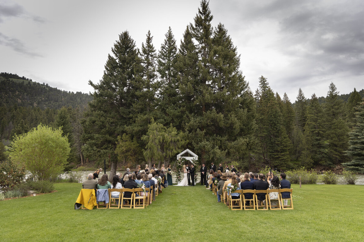 Shanna-Mae-Photography-Montana-Photographer-Montana-Weddings-Rainbow-Ranch-Lodge-020