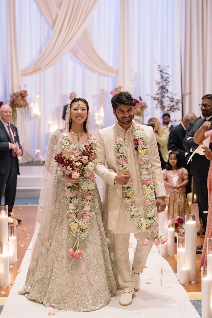 Mary Beth & Tarun _ Fox Theatre - Rêver Weddings- Araiza Florals (14)