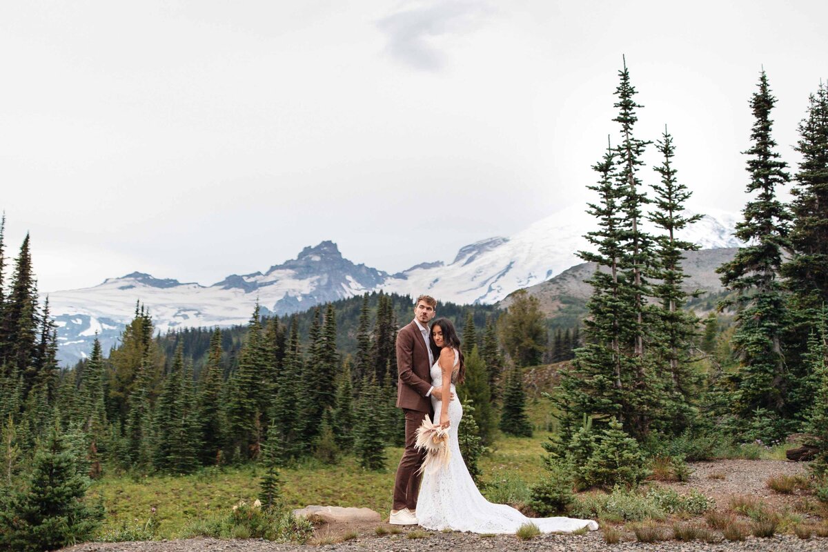 mount-rainier-elopement-sunrise-visitor-center-washington-40