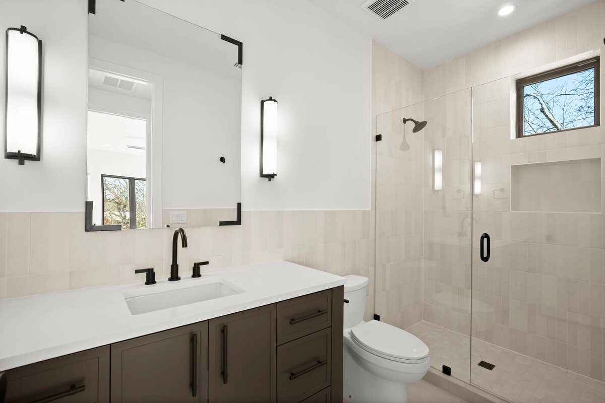 2404-sonora-court-bath-3
