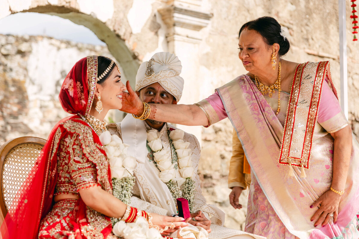 515-Villa-Bokeh-Antigua-Guatemala-Kemberly-Ankeet-Wedding-74
