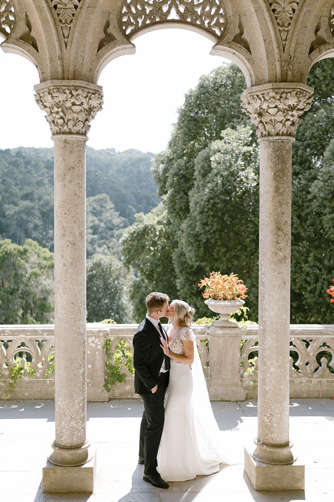 intimate_wedding_portugal_sintra_loui_photography-16
