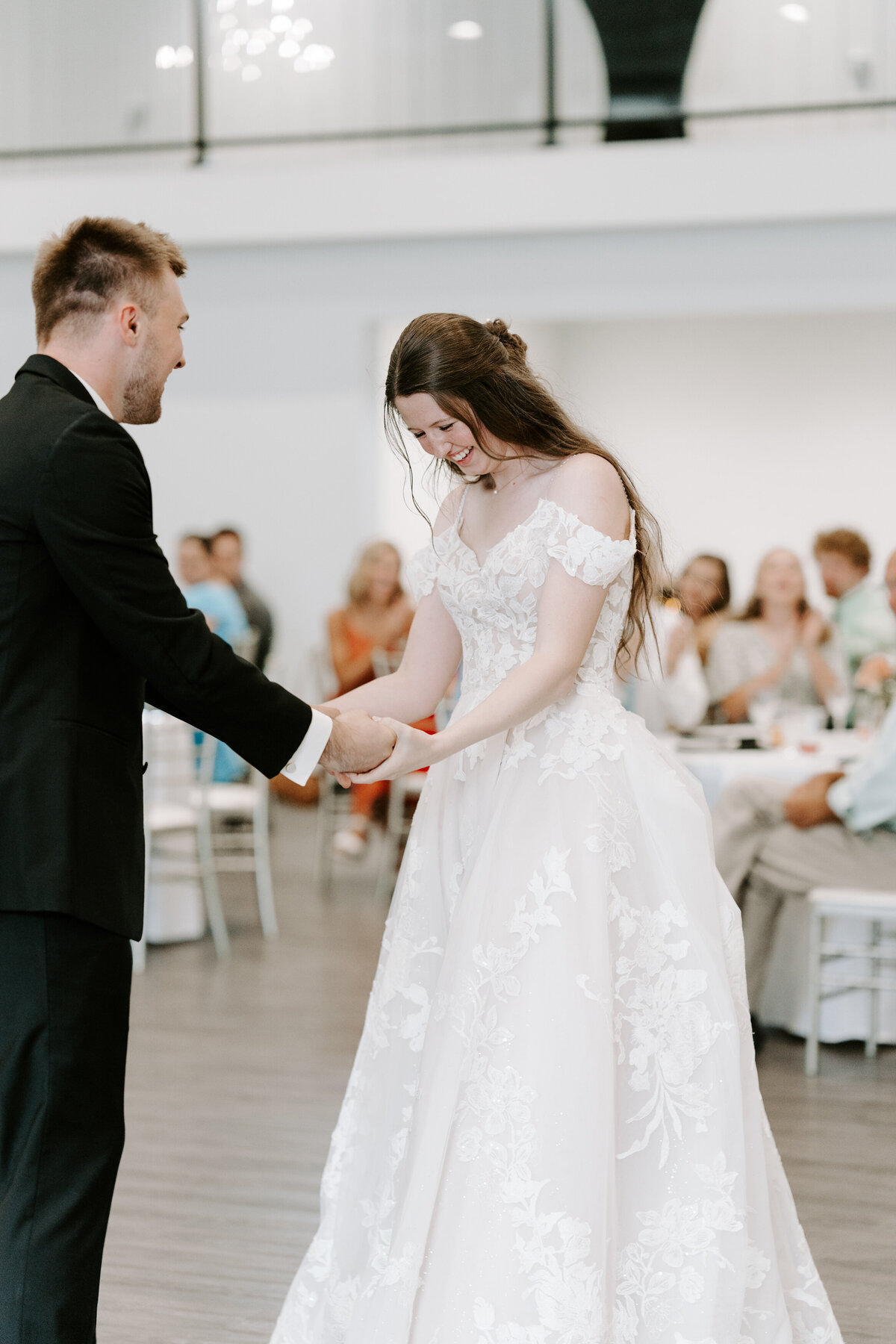kraber-the-gathering-grounds-iowa-wedding-131