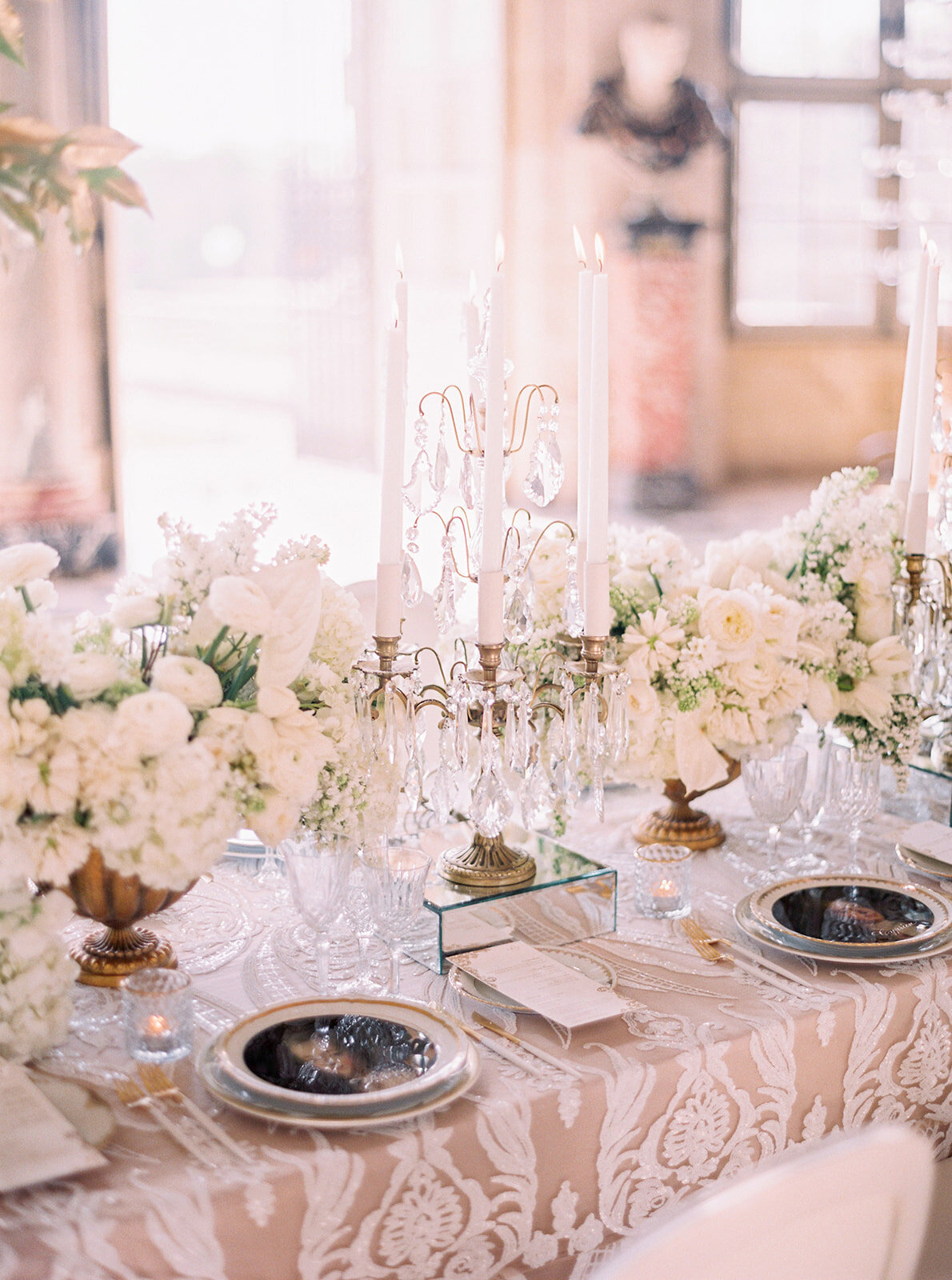 The photo at Chateau Vaux le Vicomte, one of the top destination wedding venues in France, was taken by photographer Audrey FORA. In addition to the photographer, East West Films Videographers also captured the beautiful scene.