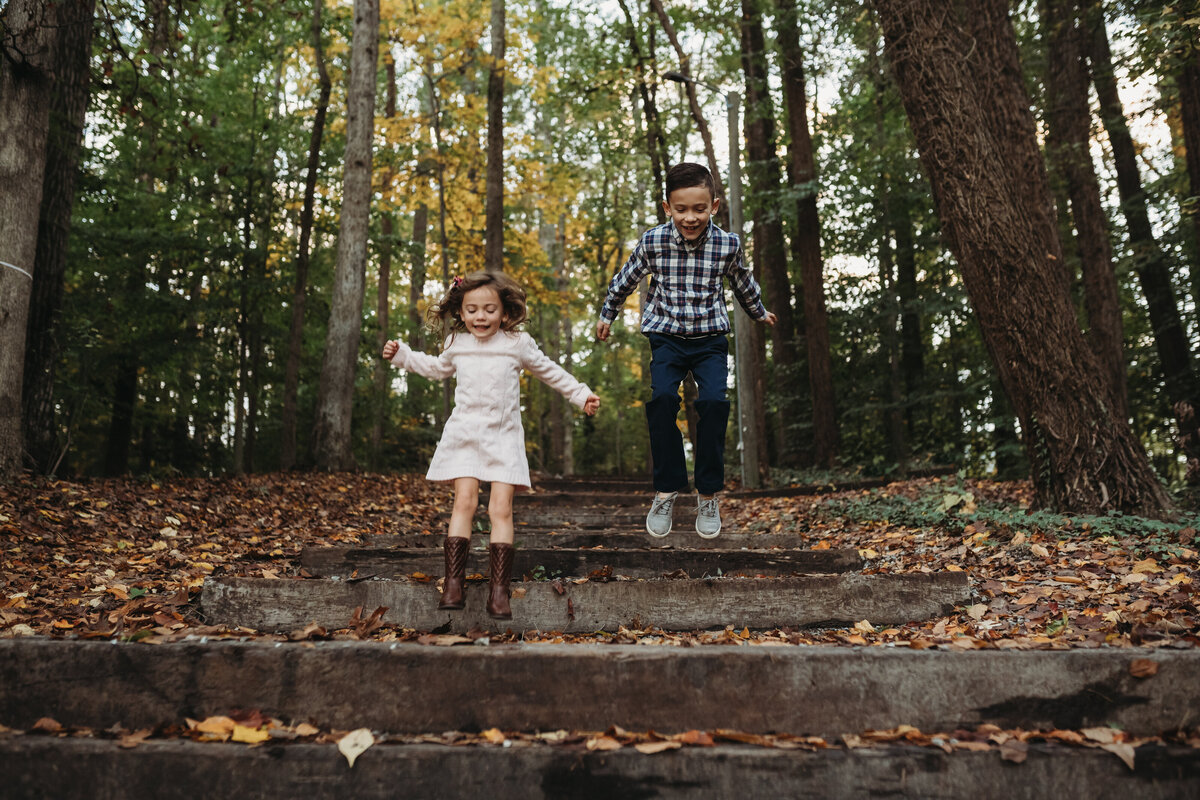 richmond-family-photographer-lifestyle-jumping-stairs-university-of-richmond