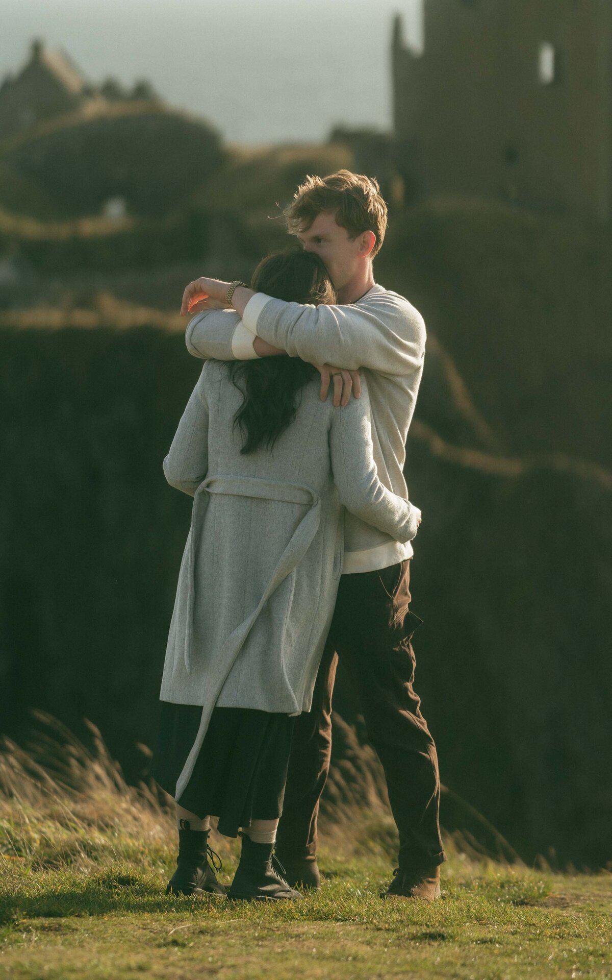 SecretProposal-TheSwiechs-Brandon&McKennaDunnotarCastleScotland-30