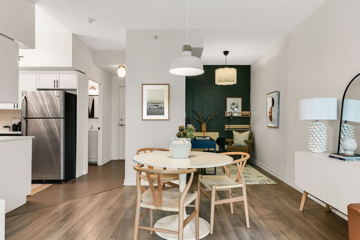 17-web-or-mls-12_004_Dining Room