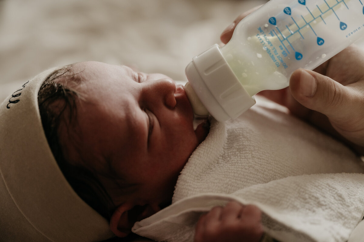 spontane_fotografie_meet_the_baby_reportage_eerste_ontmoeting