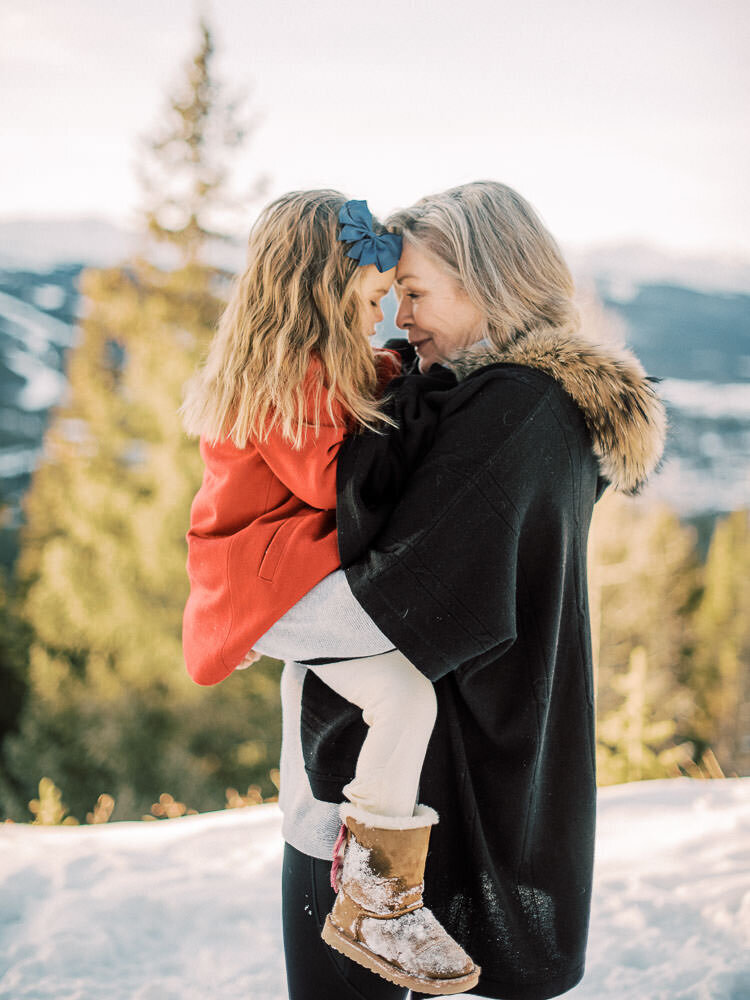 Colorado-Family-Photography-Vail-Mountaintop-Winter-Snowy-Christmas-Photoshoot30