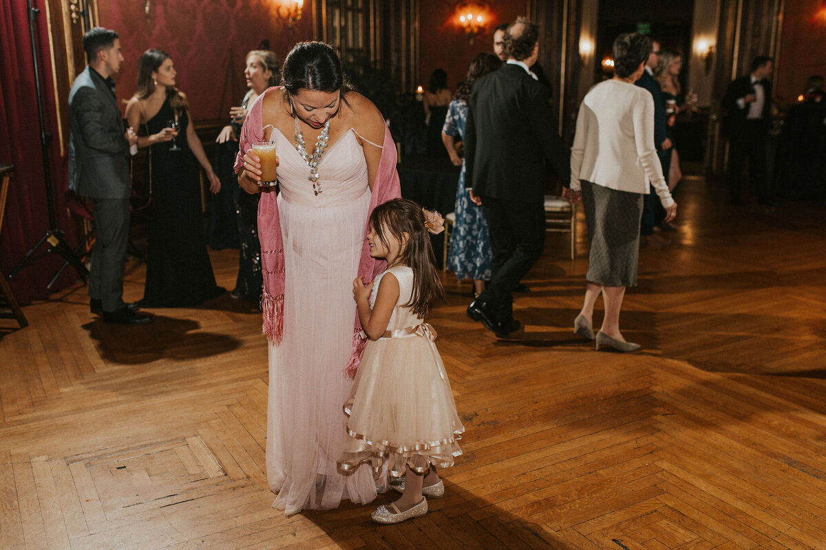 WELLING-FLORES.Wedding.EngineersClub-rcptn-147