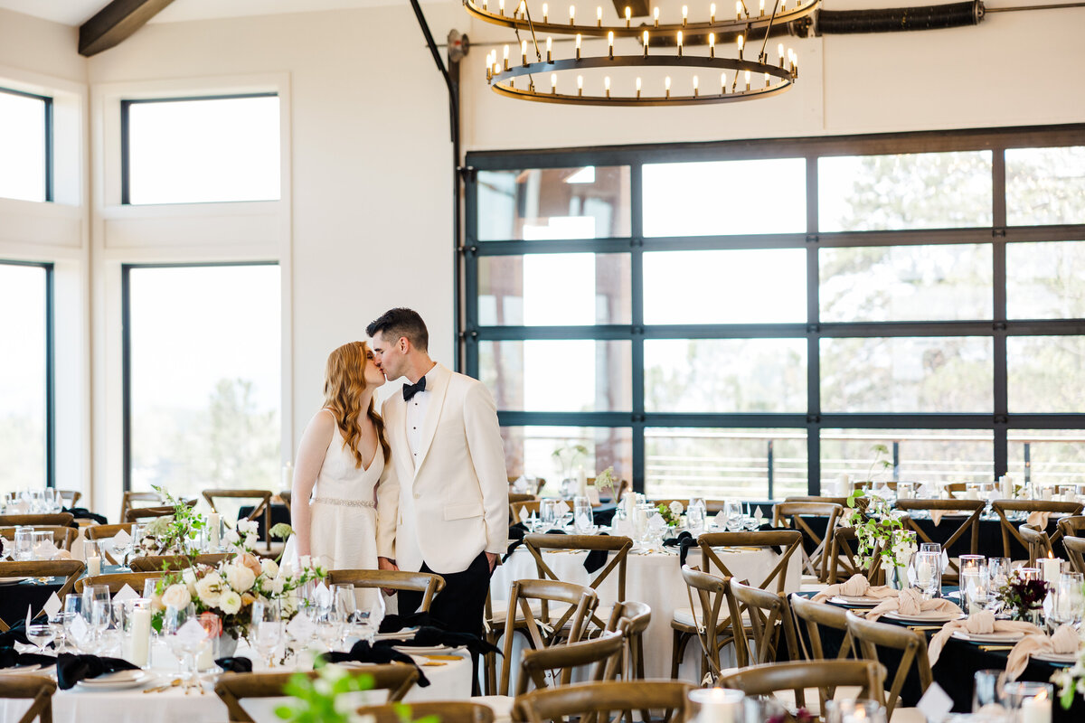 GALLERY-2022-4-23KelseyJaredWed1814-1654
