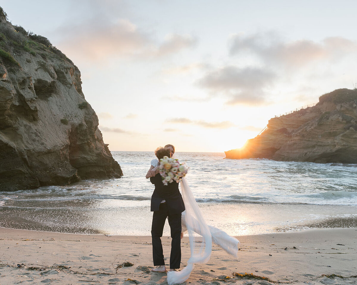 abbi_braden_bridal_portraits_newport_beach_three_arch_bay_amelia_lyon_074