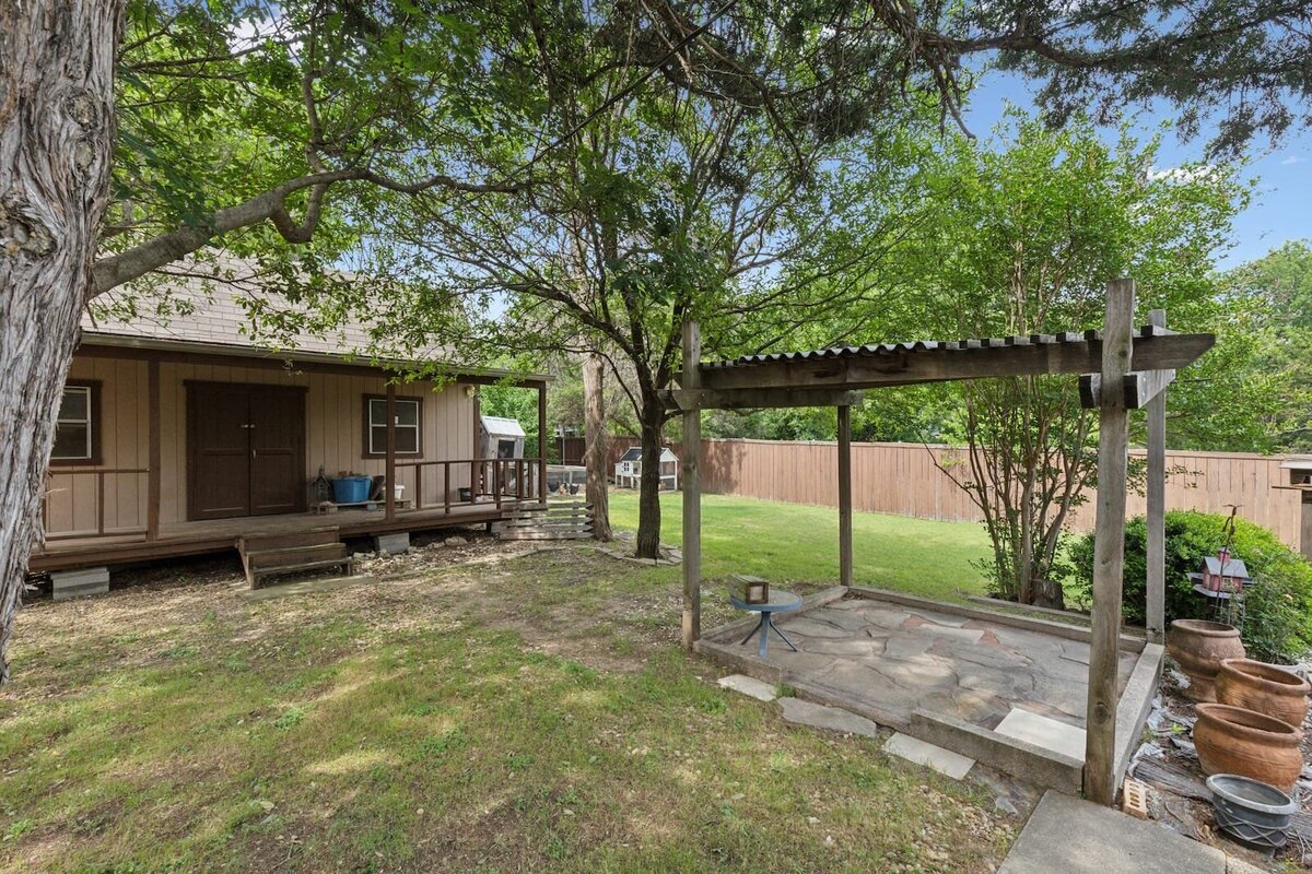 6419_shadow_lane_dallas_tx_backyard_pergola_and_garden_area_-_peaceful_private_retreat_-_haven_realty_group