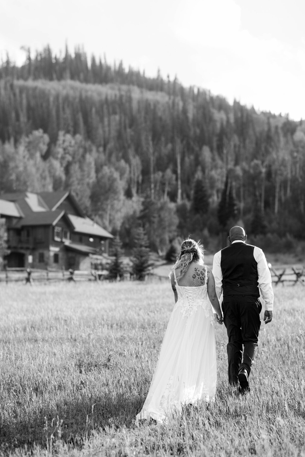 Colorado Airbnb Wedding_0018