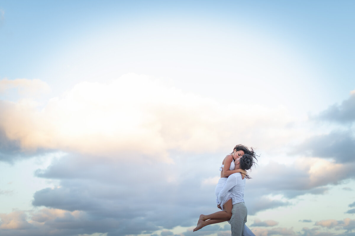 romantic-couple-sunset-beach-miami-florida