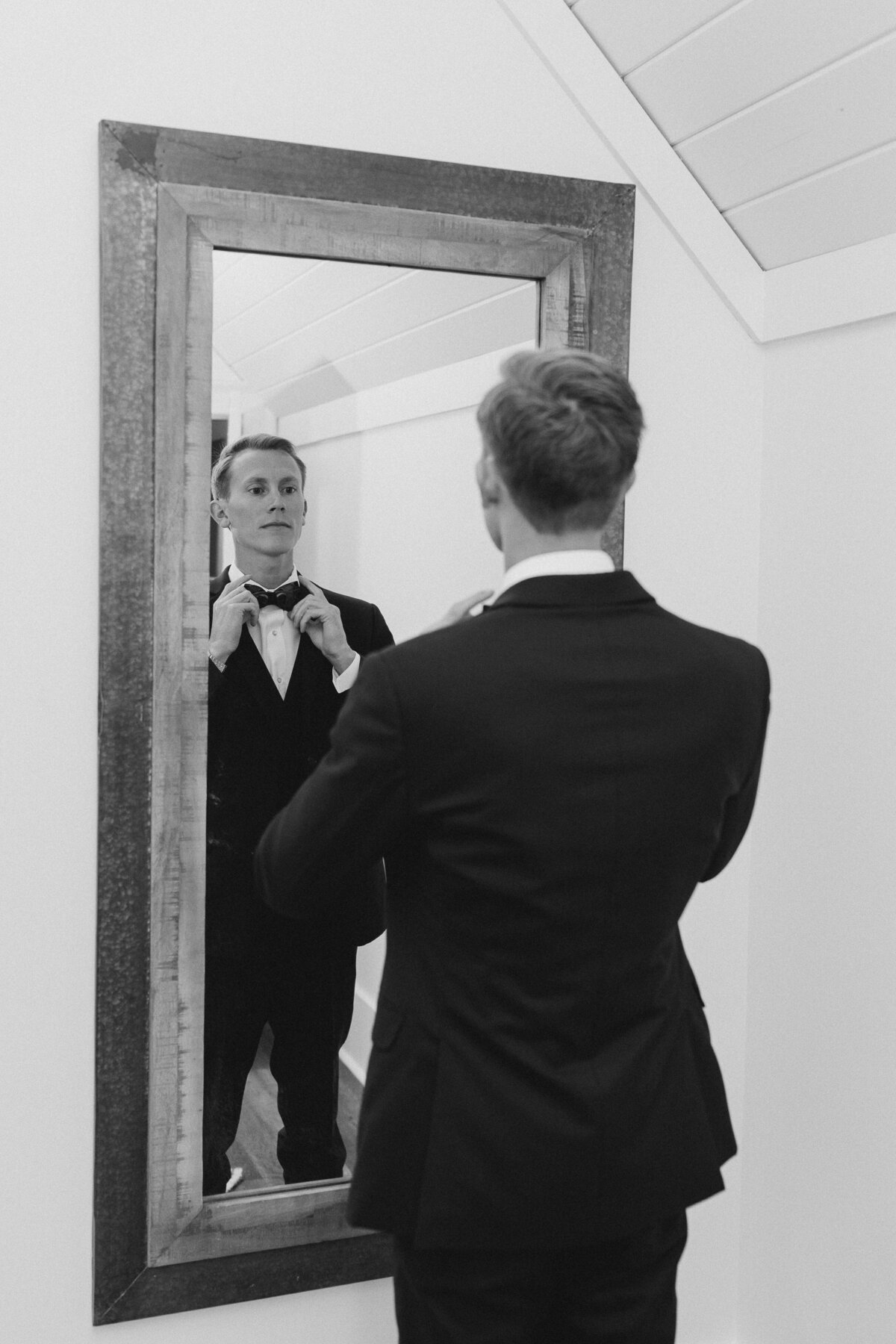 faulkner.gettingready-244
