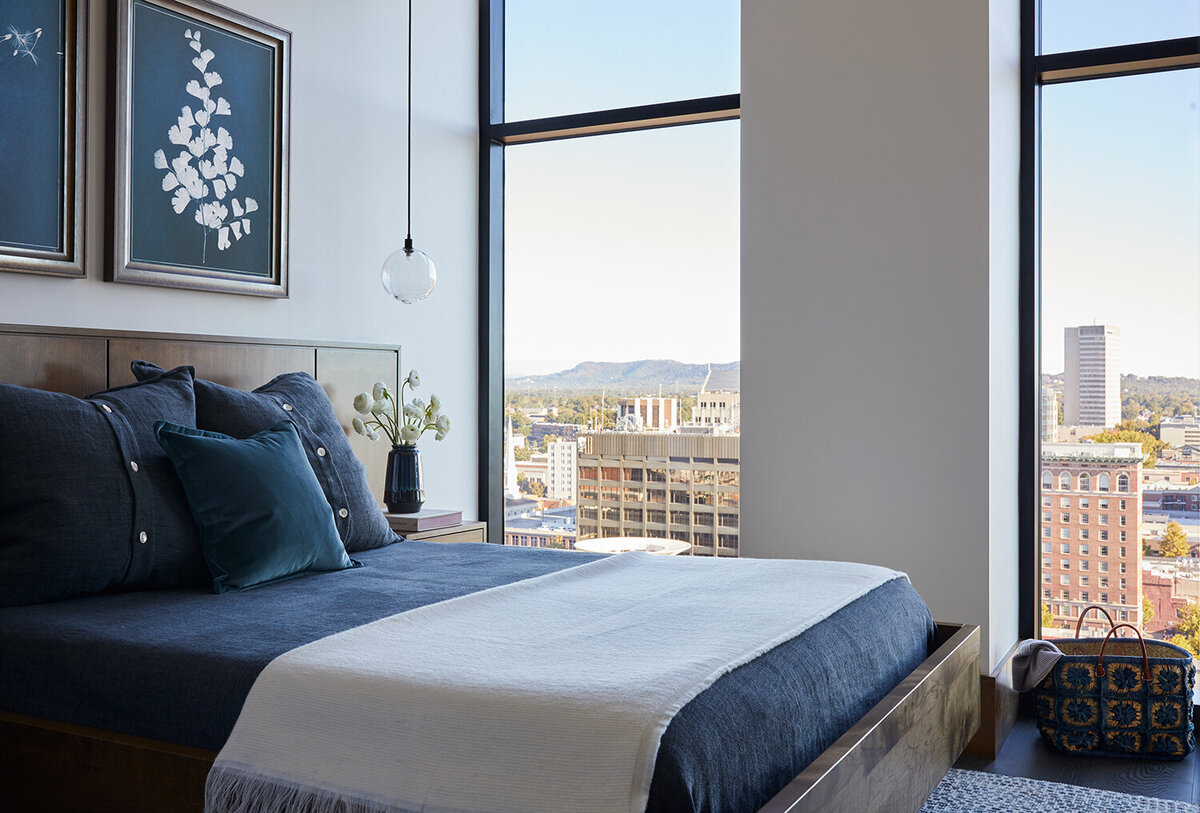 luxe_bedroom_design_withaview