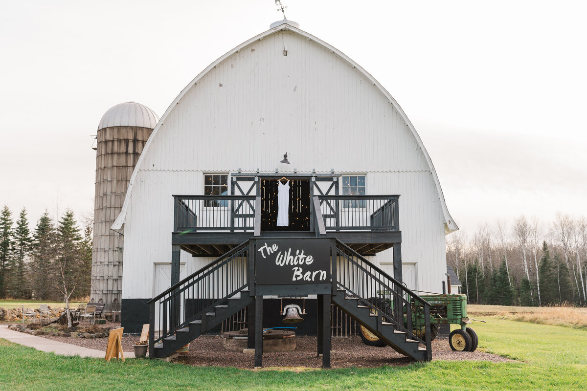 WhiteBarnFavs-8299
