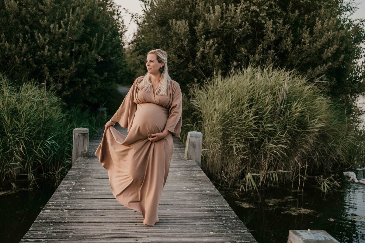 leukfotografie-zwangerschapsshoot-het-twiske-ontspannen.-14