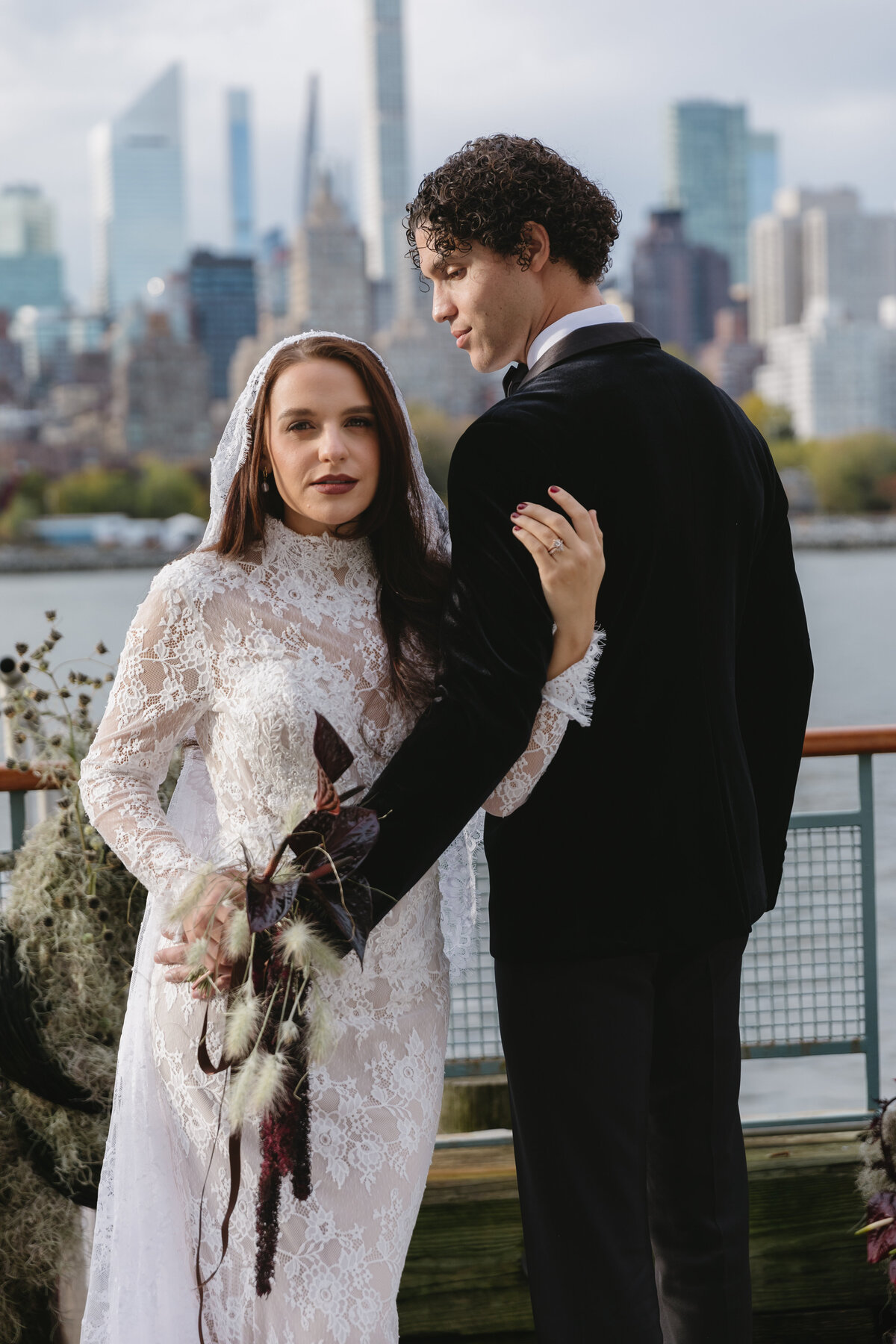 meredith-michel-editorial-wedding-bride-and-groom-portrait-city-view