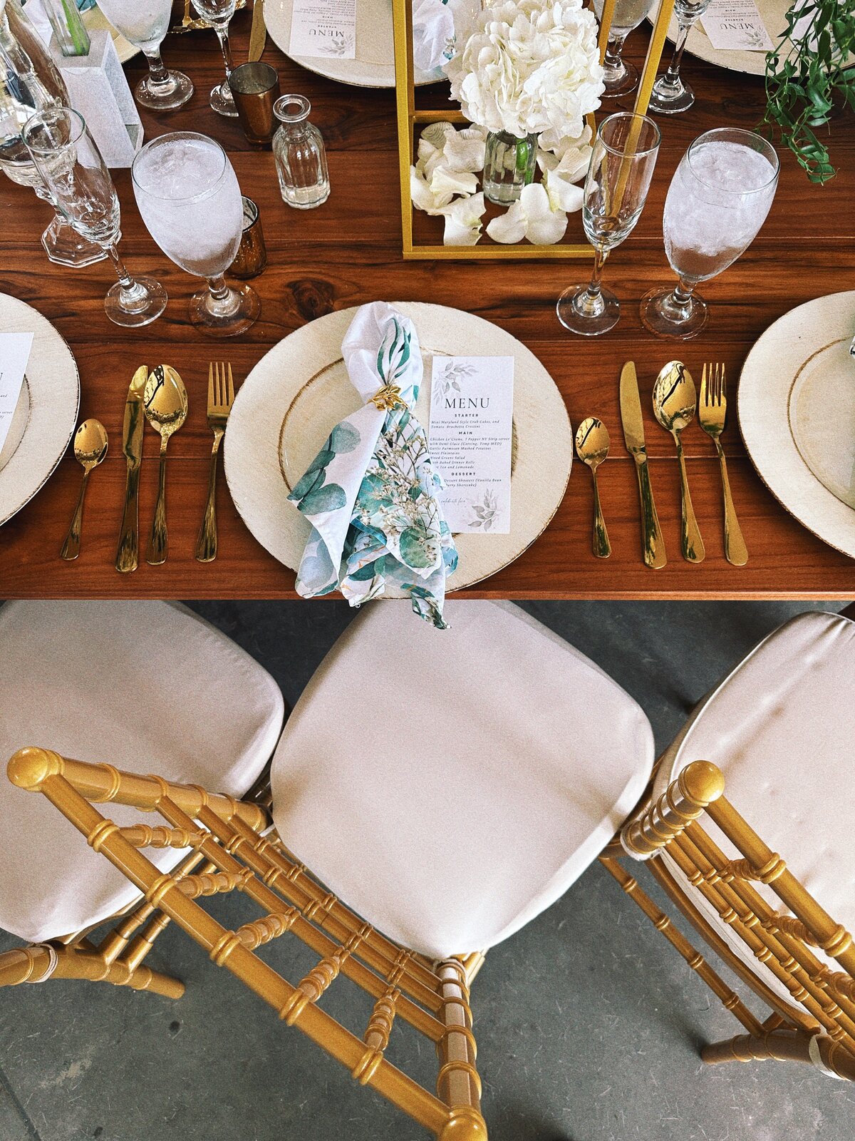 Teaktablesetting