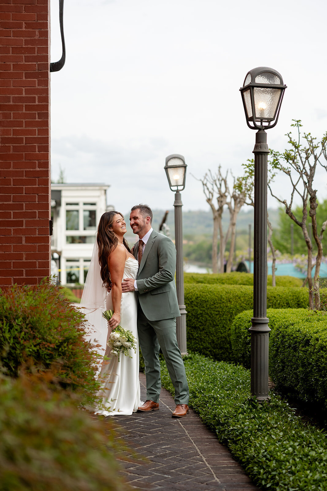 BluffViewArtDistrictWedding_1413