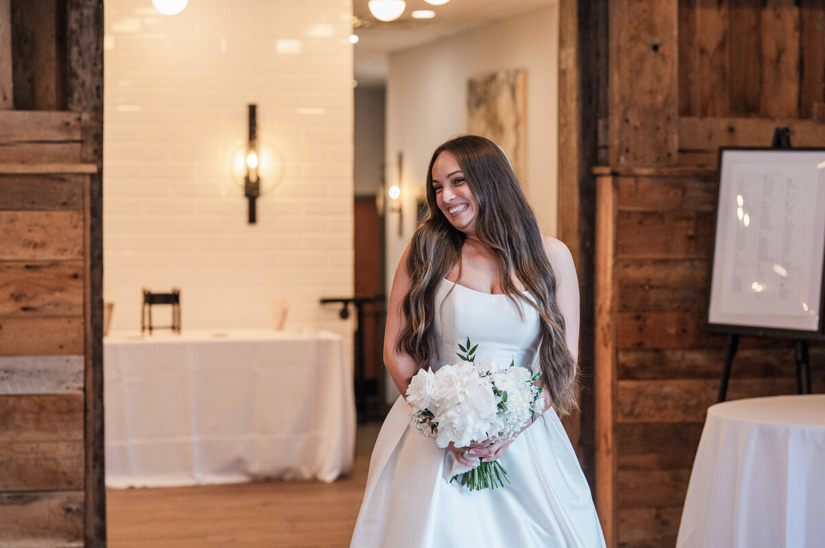 erik_sam_wedding_indoor_ceremony-25